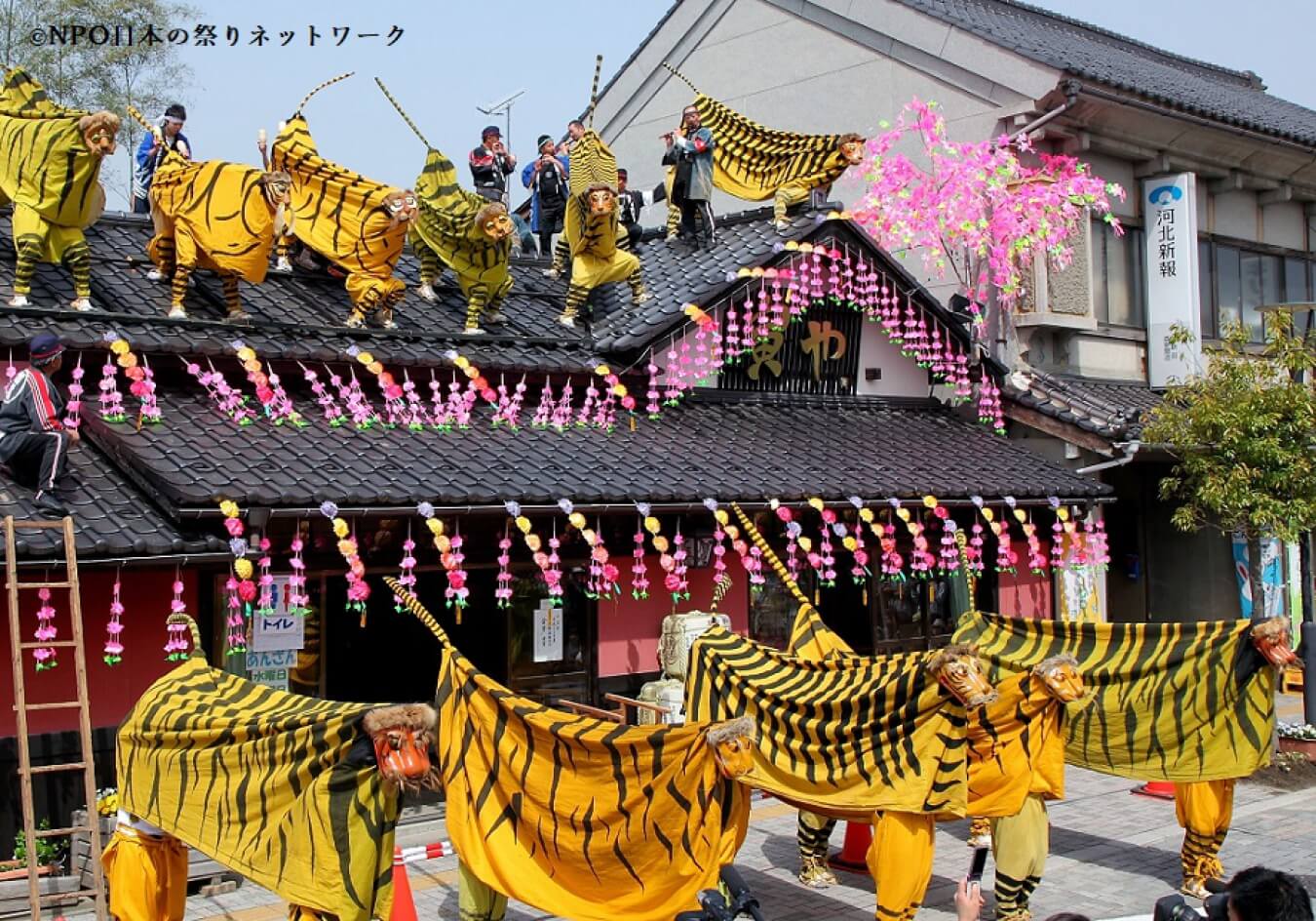 初午まつり「火伏せの虎舞」1