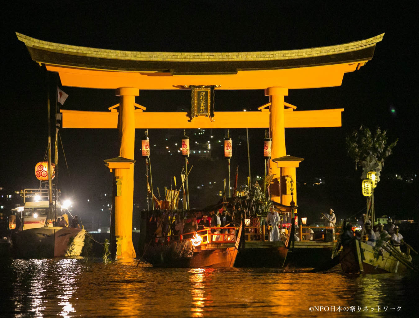 厳島神社船管絃（管絃祭）1