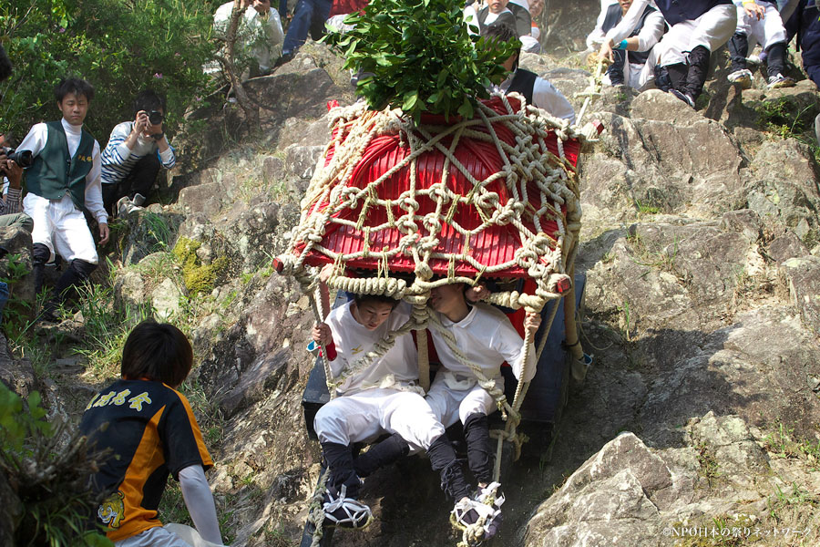 伊庭の坂下し祭り