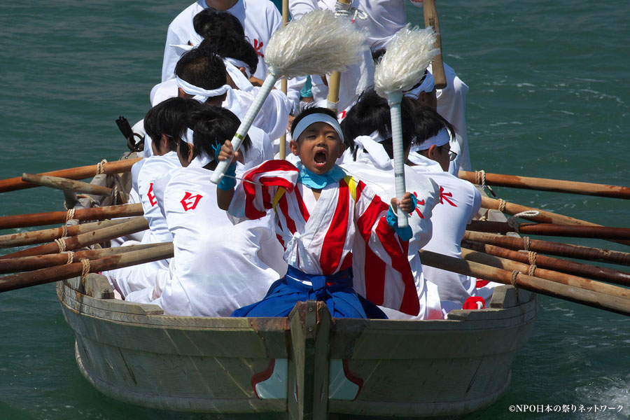 ひがしの住吉祭　櫂傳馬競漕