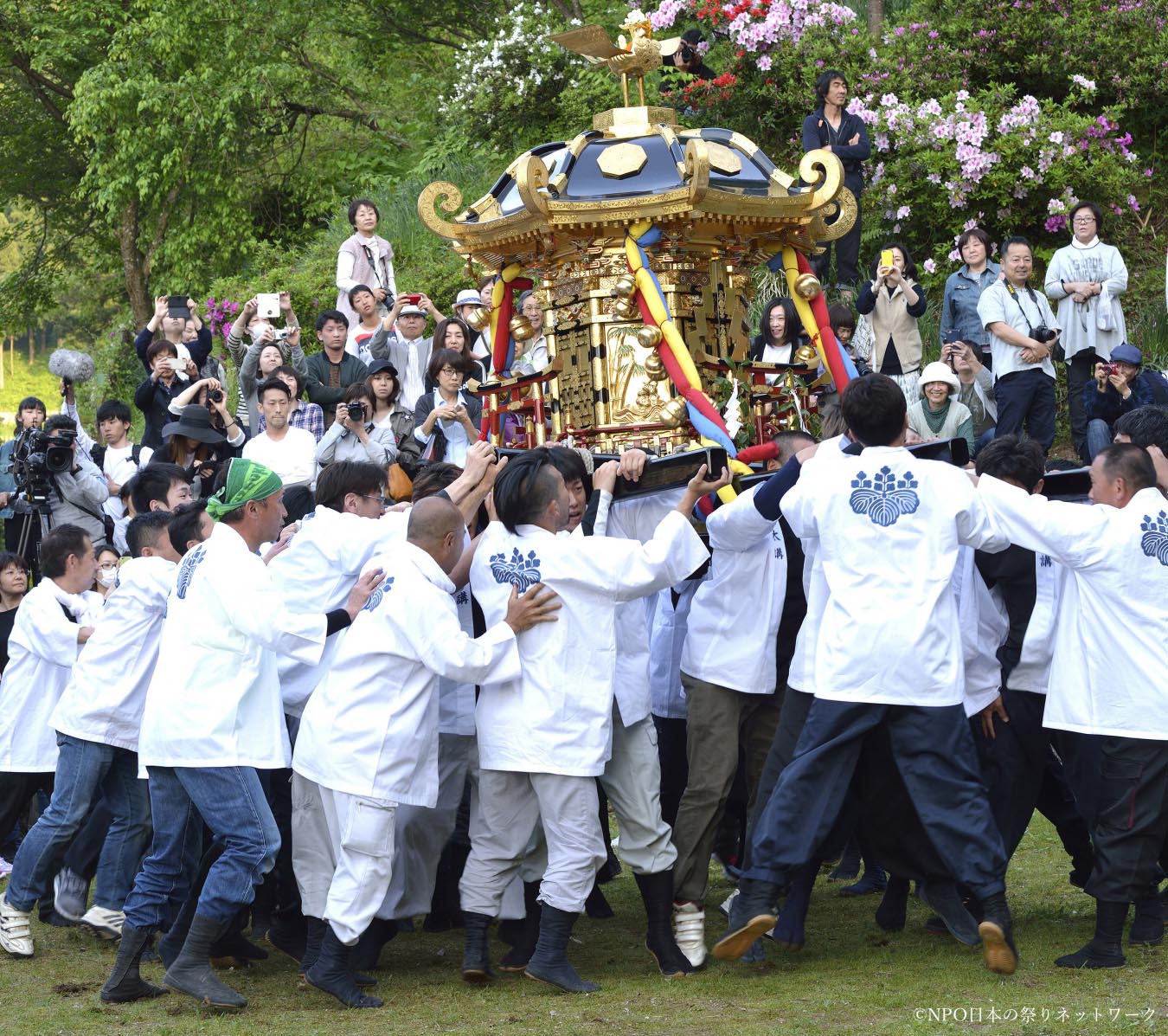 神と紙の郷の春まつり1