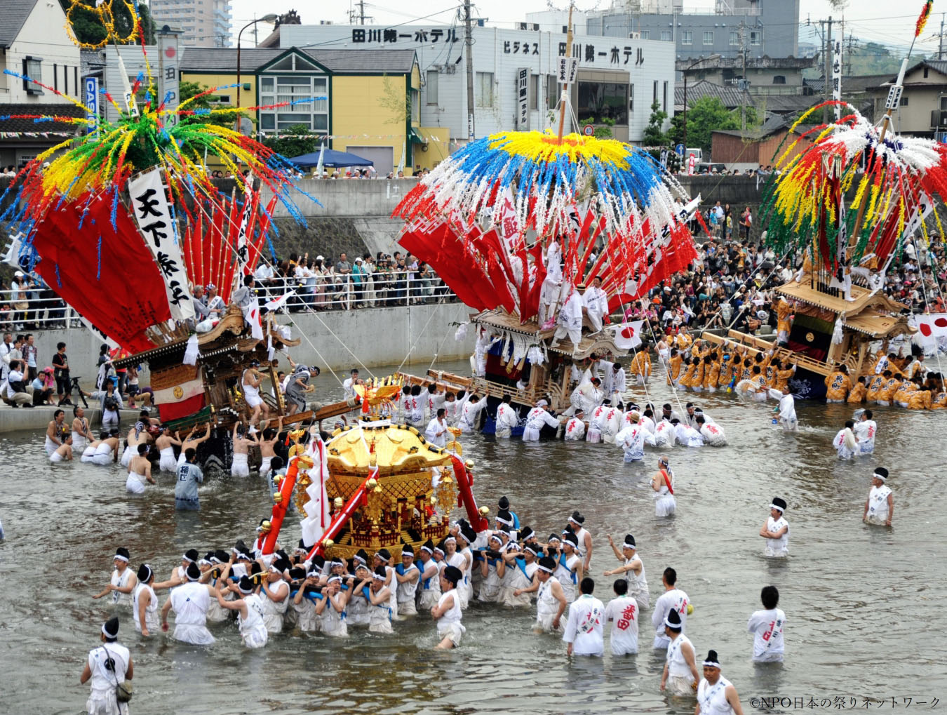 川渡り神幸祭1