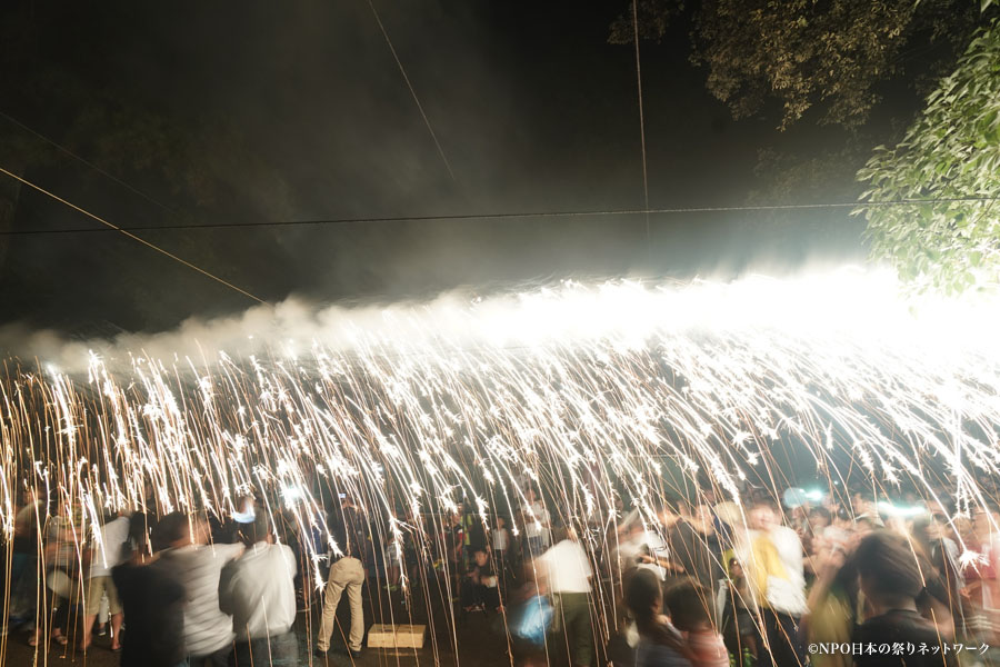 献燈祭六月灯・科長神社のからくり花火5