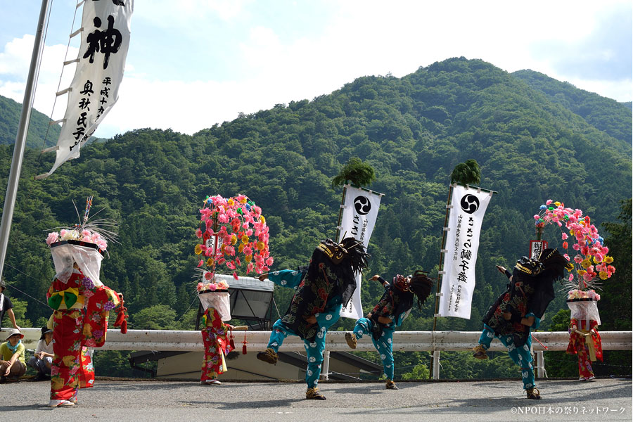 丹波山村祇園祭　ささら獅子舞