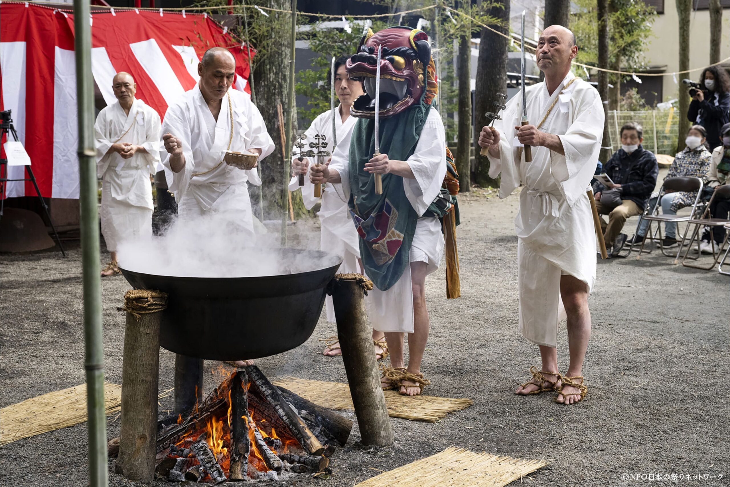 仙石原諏訪神社例大祭（湯立獅子舞）1