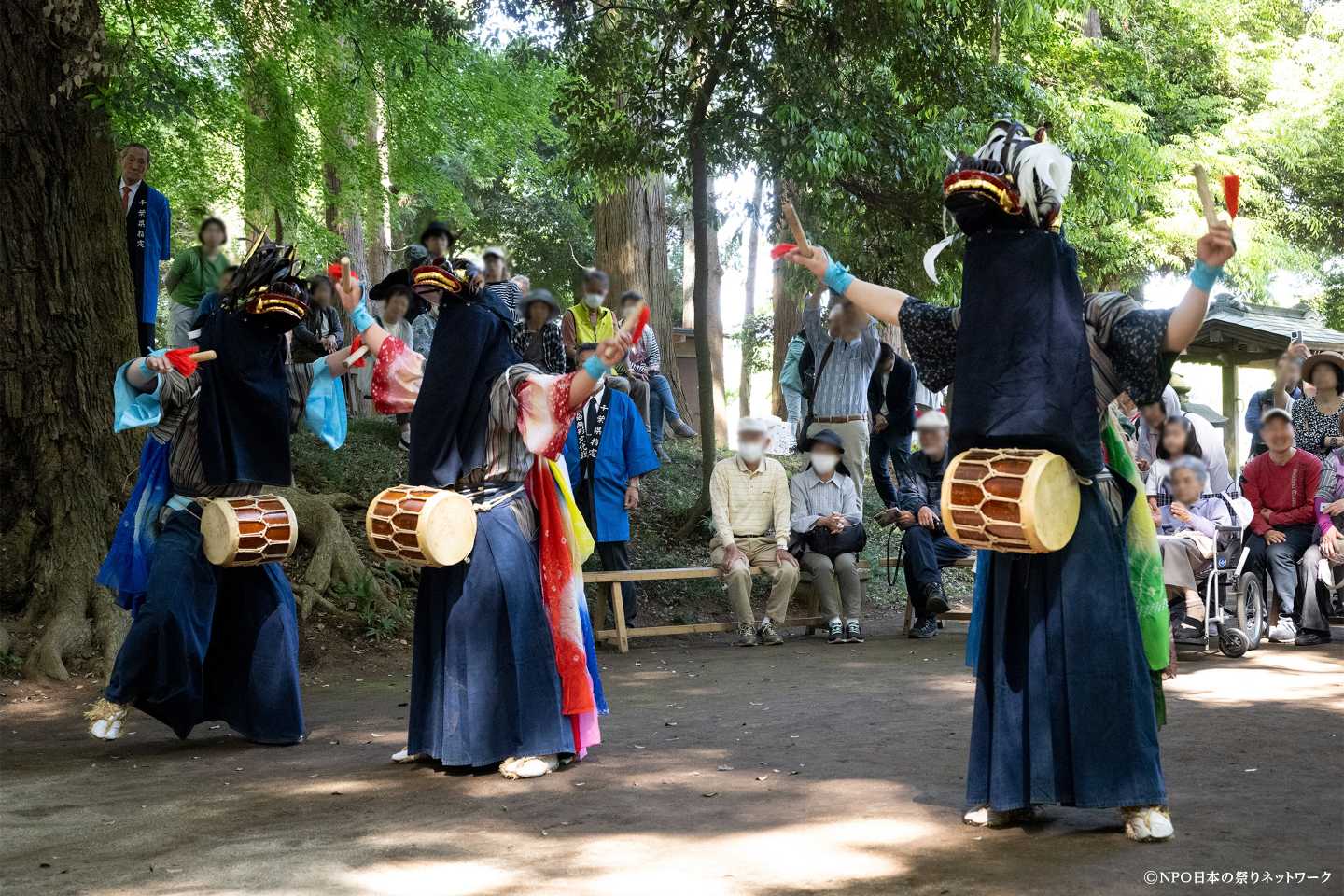 平岡 鳥見神社の獅子舞3