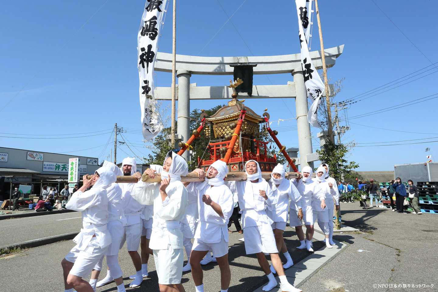 厳島神社祭典・鼠ヶ関神輿流し5
